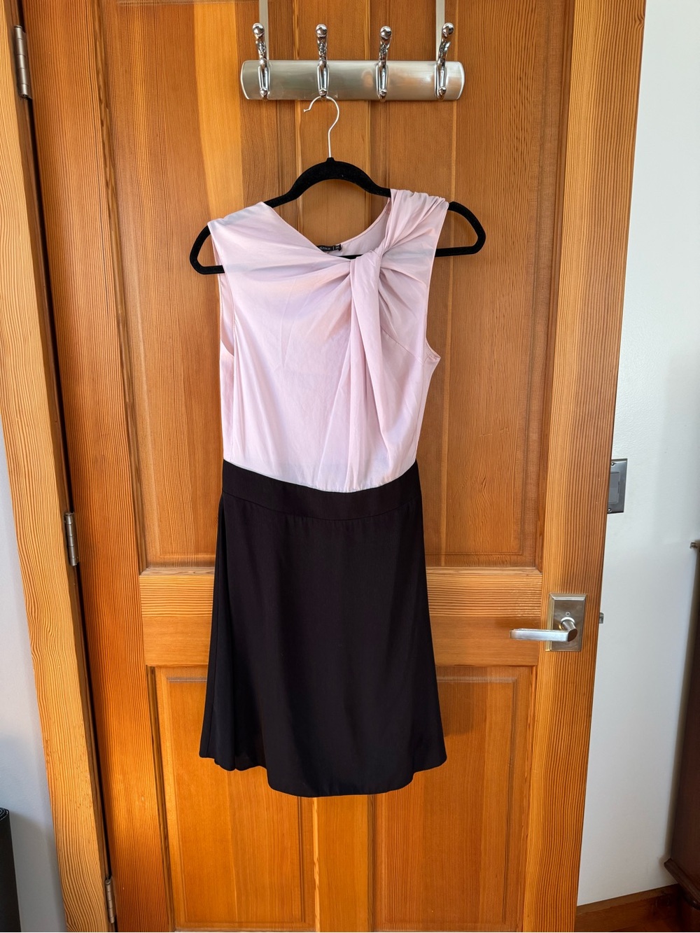 Ruti Elegant Pink and Black Knot-Detail Dress